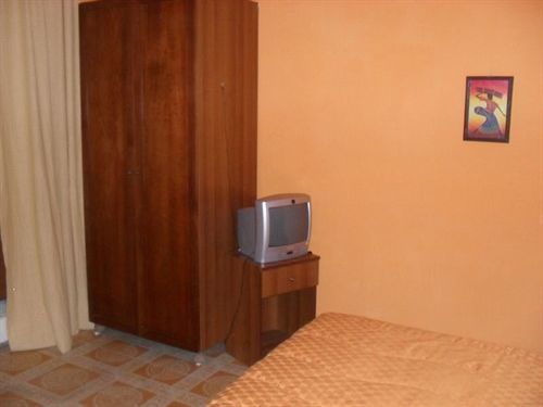 Elia 2* Naples