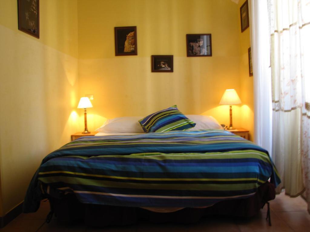 Chiaia Bed & Breakfast Naples