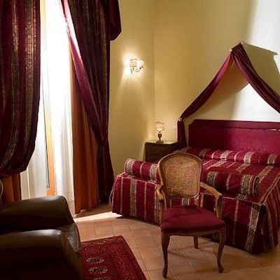 Hotel Chiaja De Charme 3*