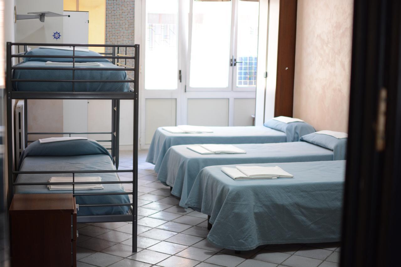 Bella Hostel *