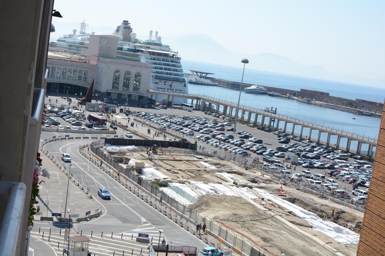 Bella * Naples