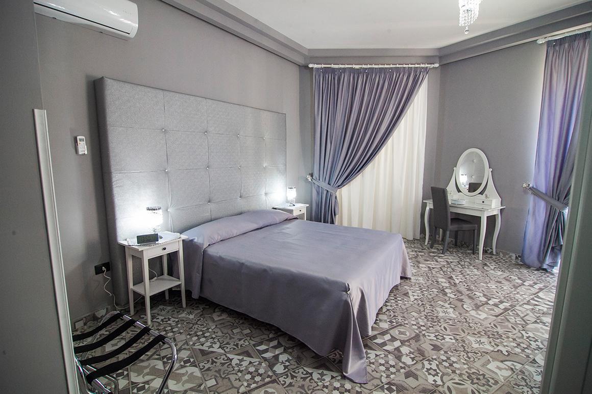 Luxury * Naples