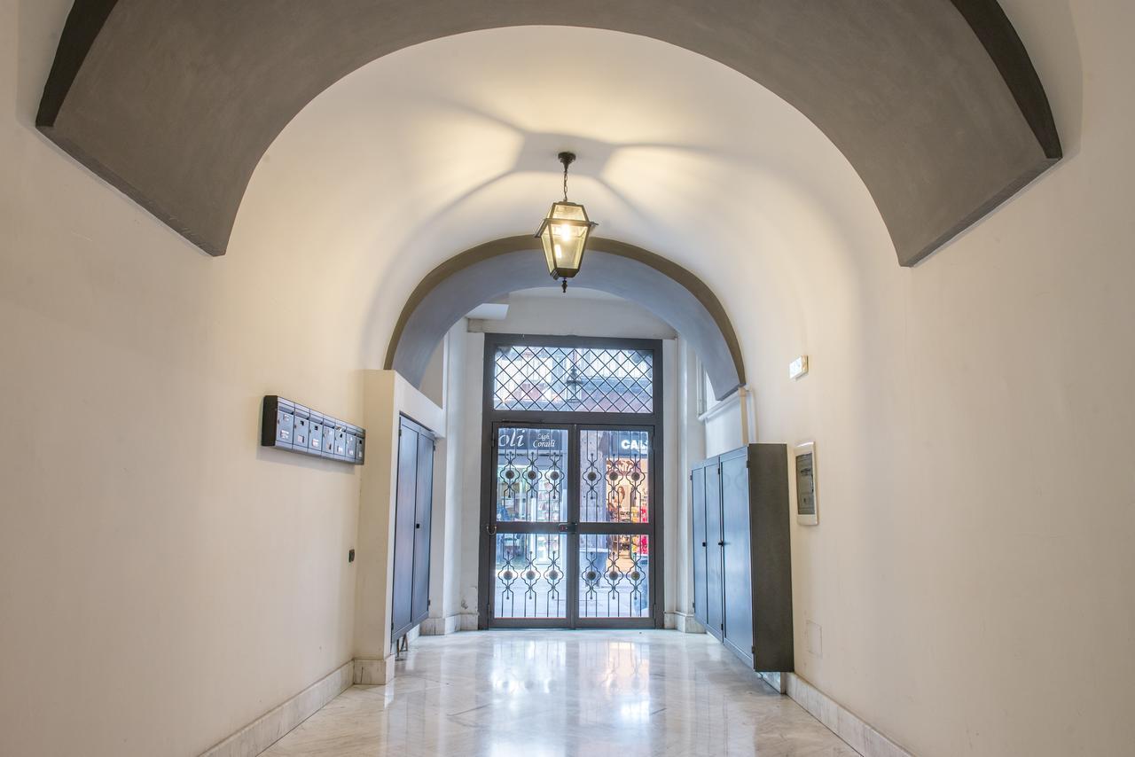 Chiaia 32 Naples