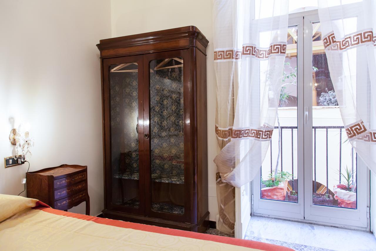 Le Stanze Di Flora Bed & Breakfast Naples