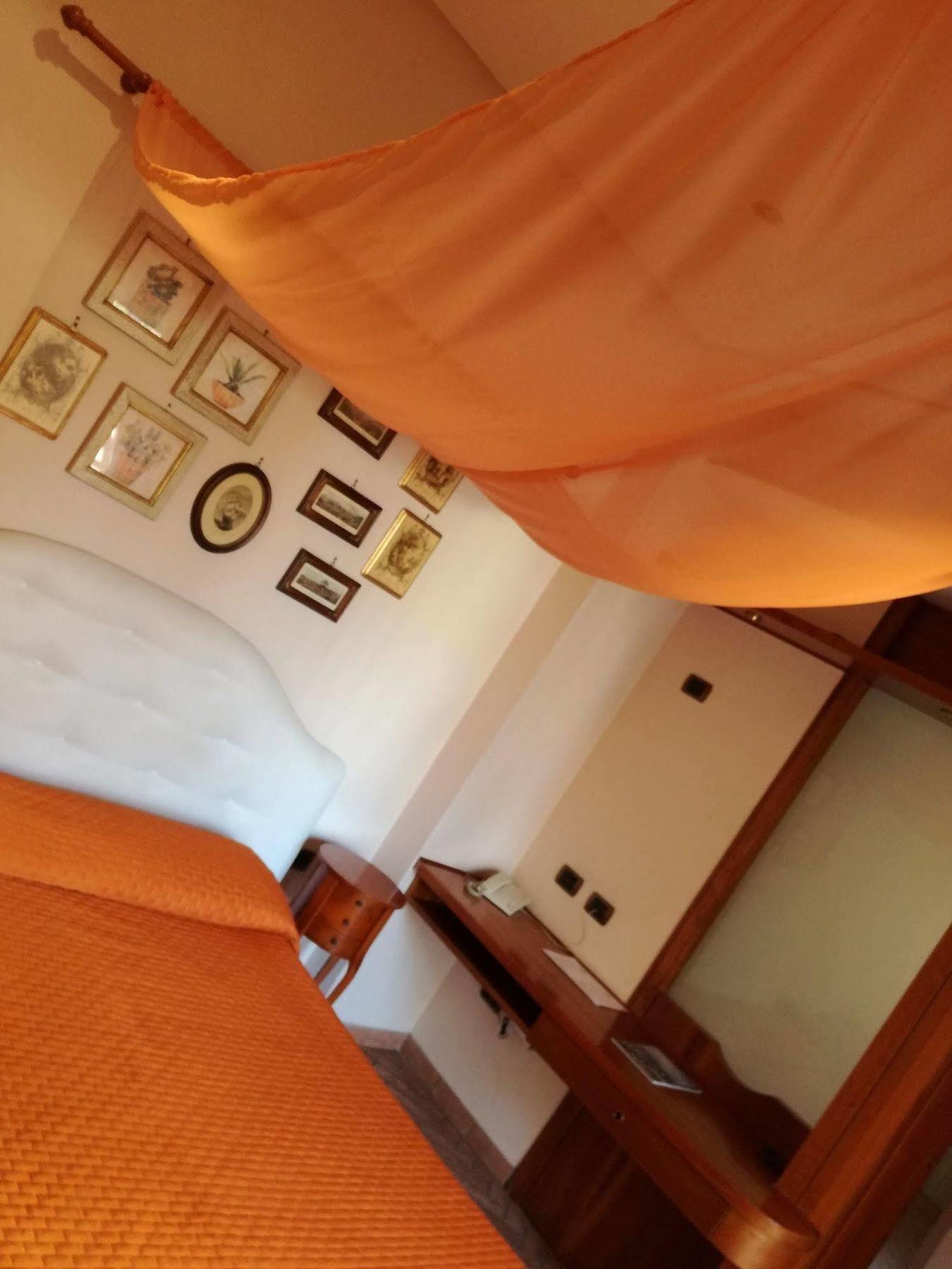 Ares 4* Naples