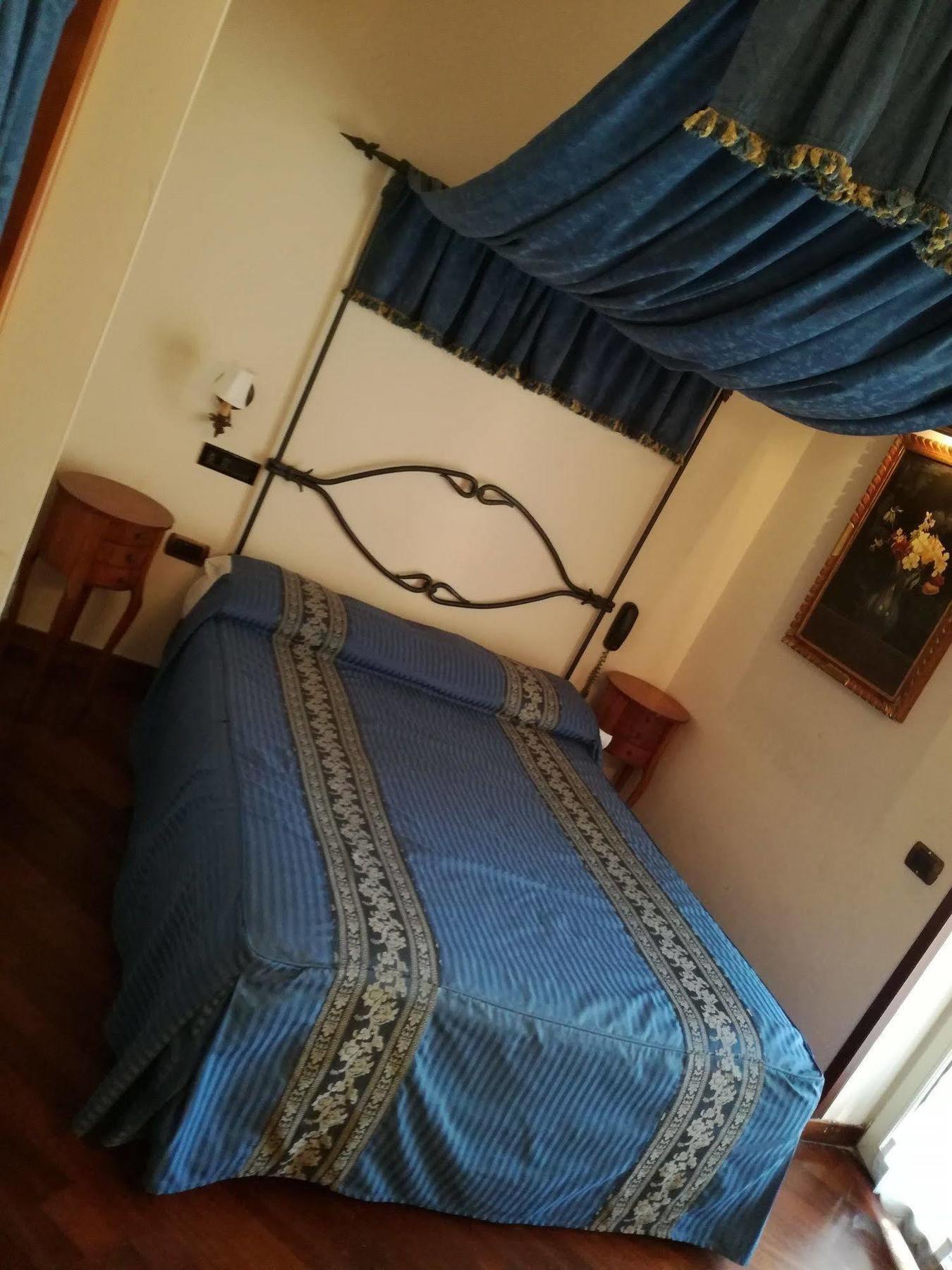 Hotel Ares