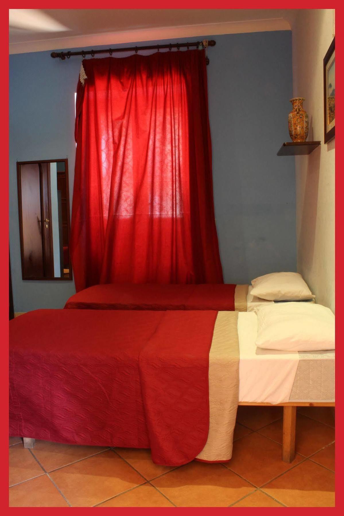 La Storia Di 3* Naples