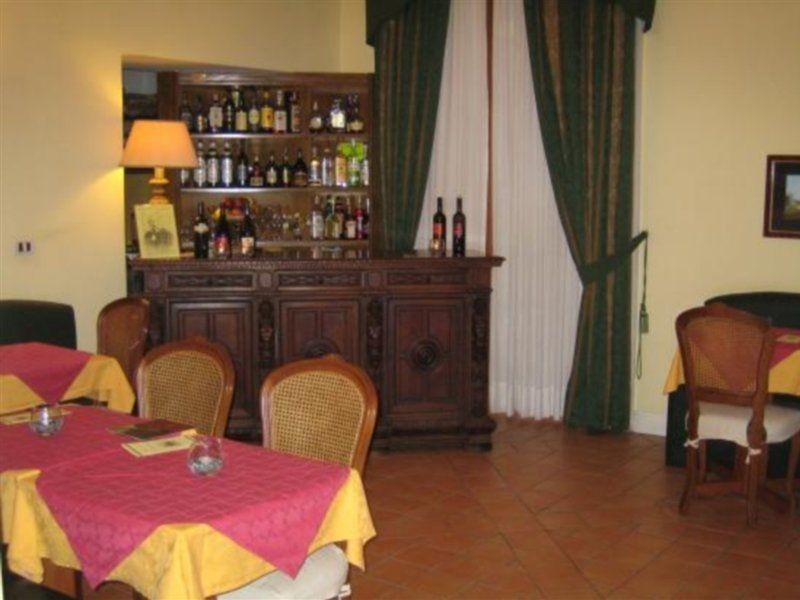 Hotel Chiaja De Charme Naples