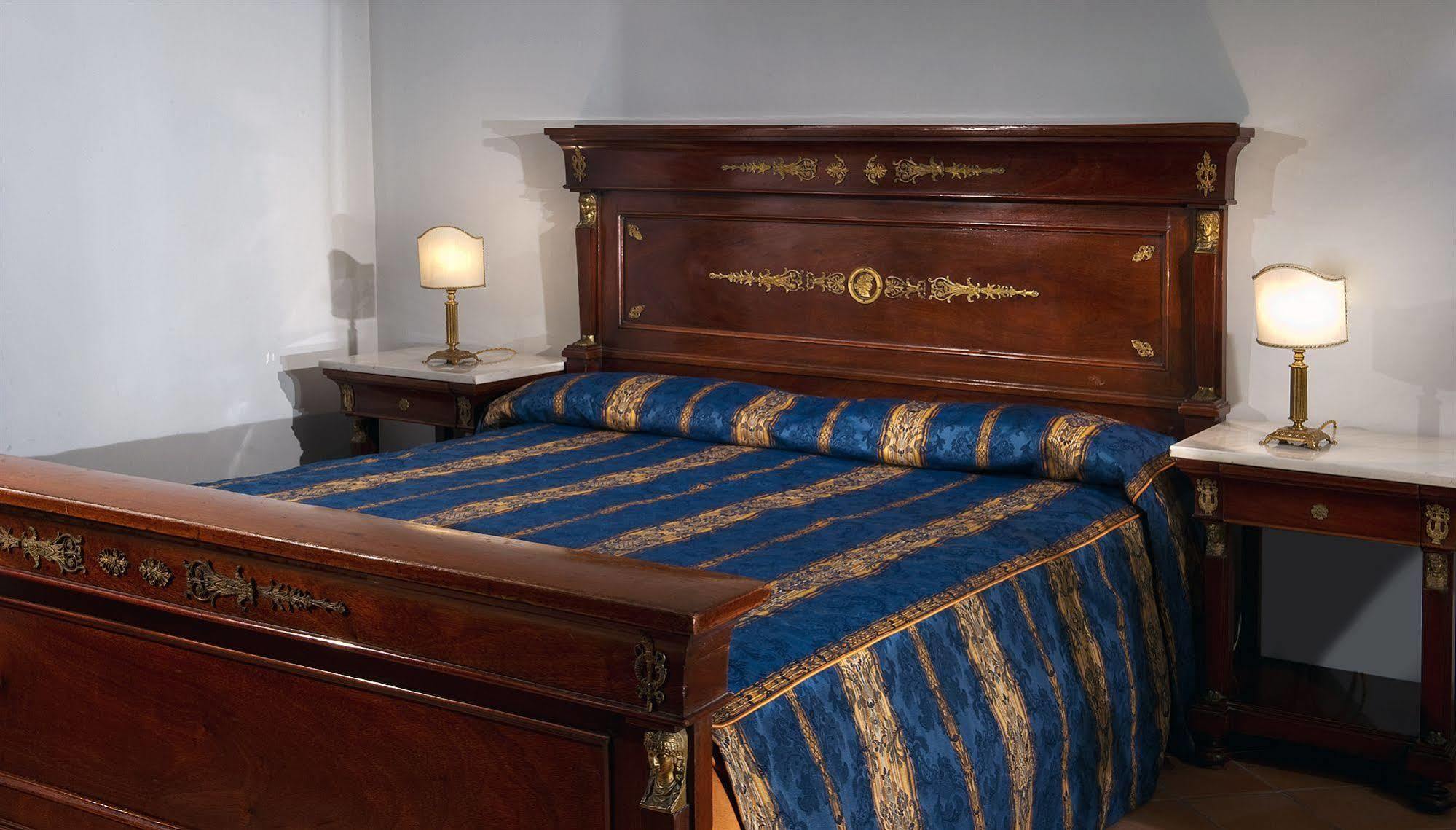 Hotel Chiaja De Charme Naples