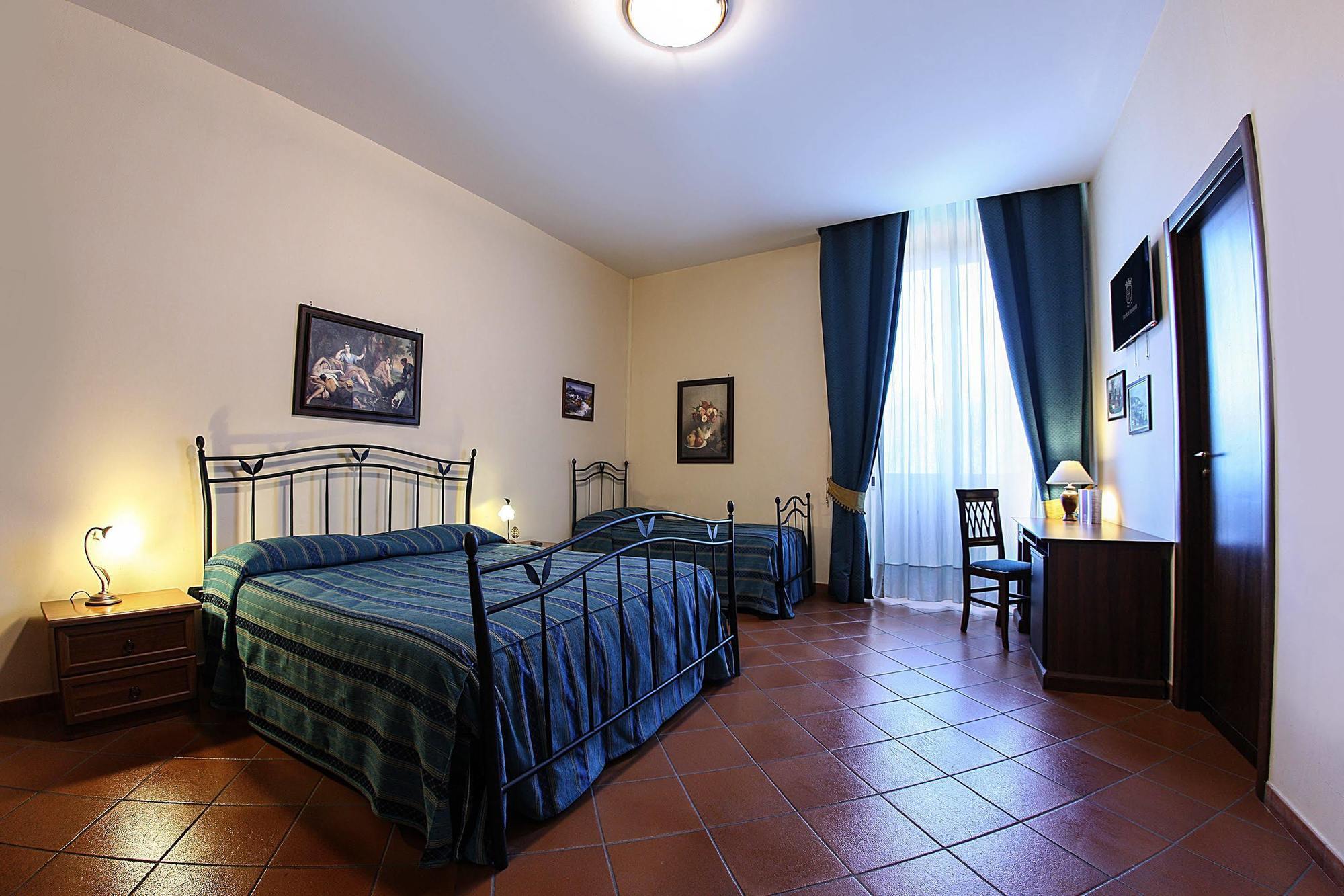 Grand Capodimonte Hotel 4*