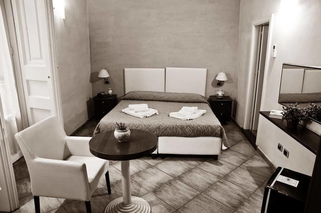 Napul'e 3* Naples