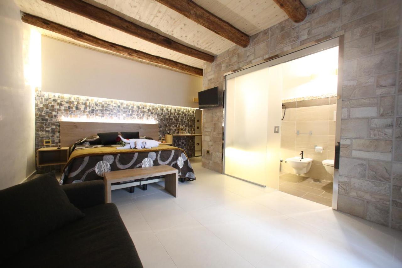 Relais Piazza Del Plebiscito Naples