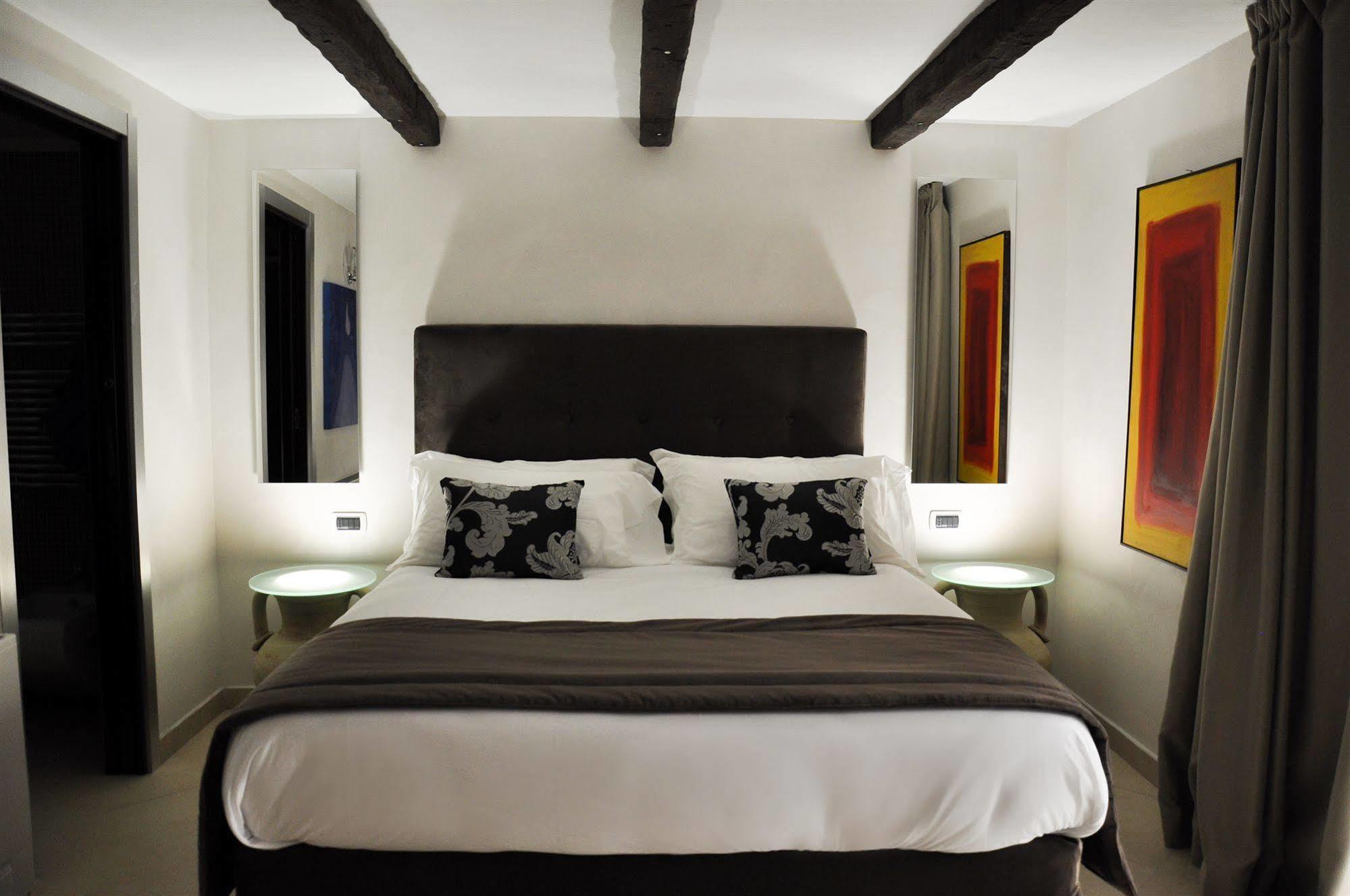 The Royals Experience Bed & Breakfast