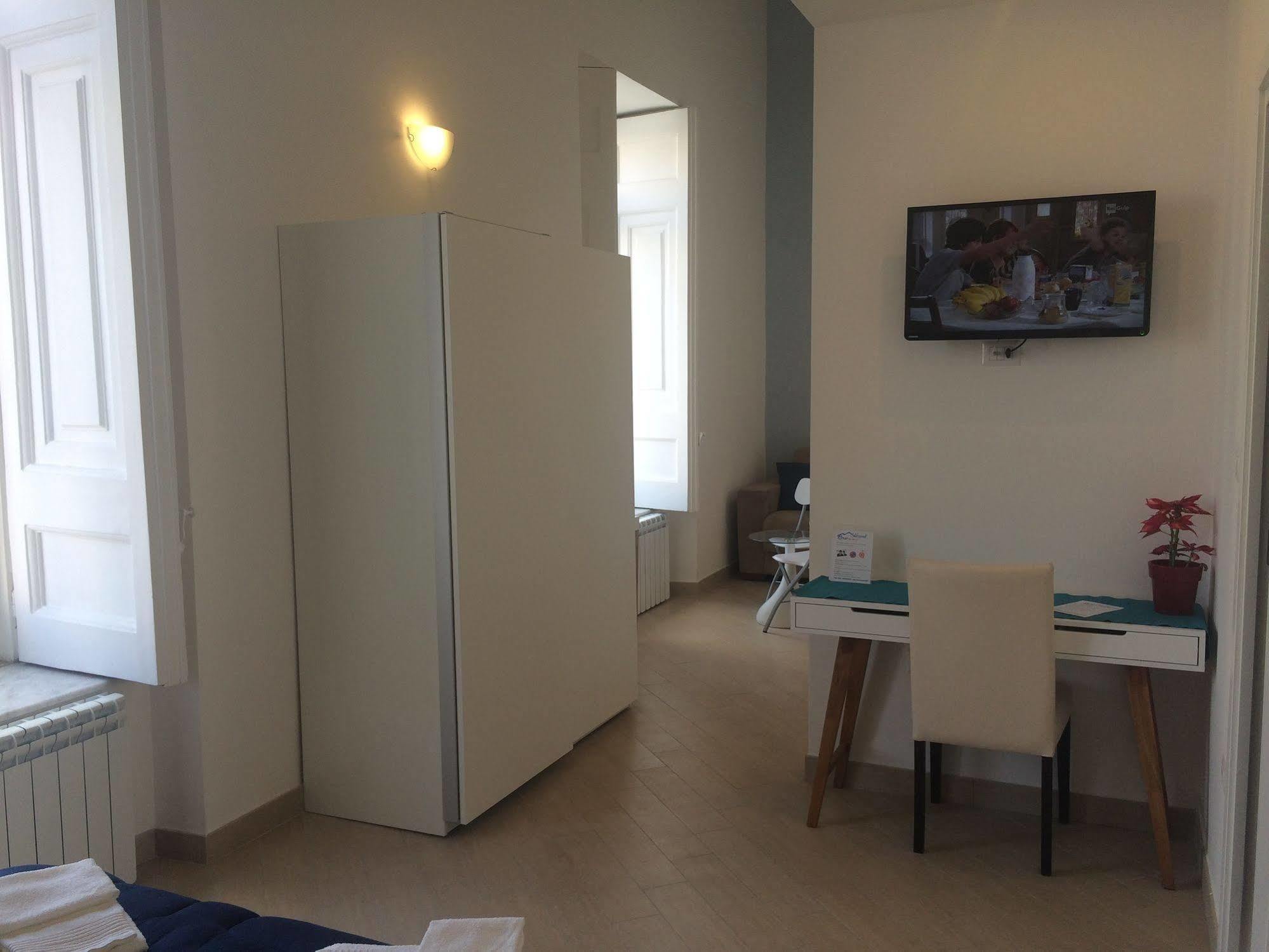 Base Mergellina Bed & Breakfast 3*