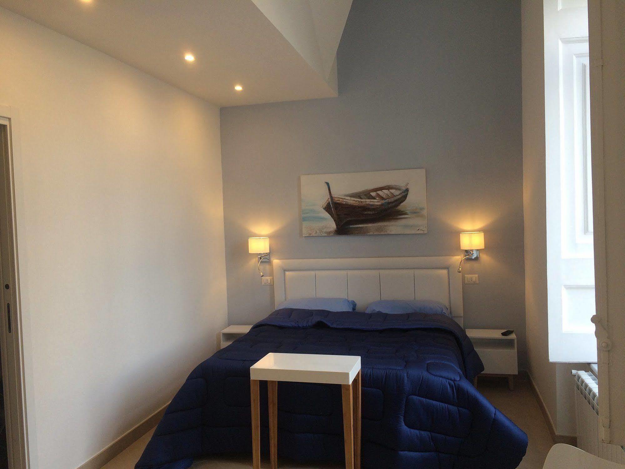 Bed & Breakfast Base Mergellina Naples