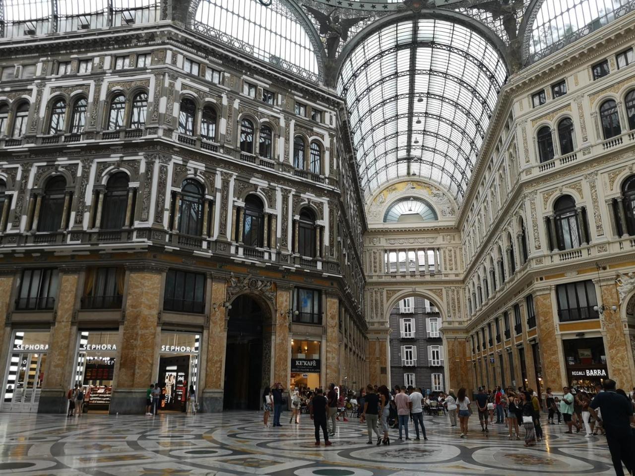 Domus Luigi Leone * Naples