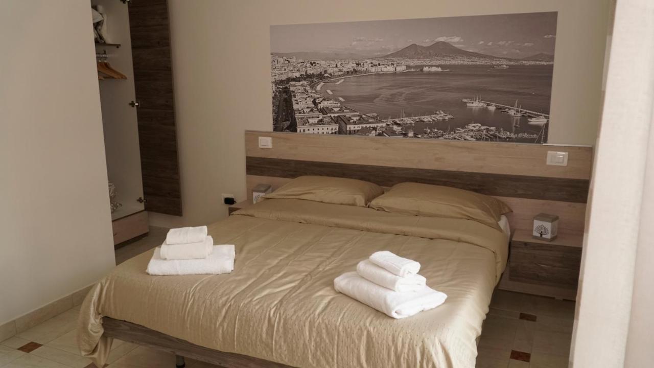 Donna Vicenza Naples