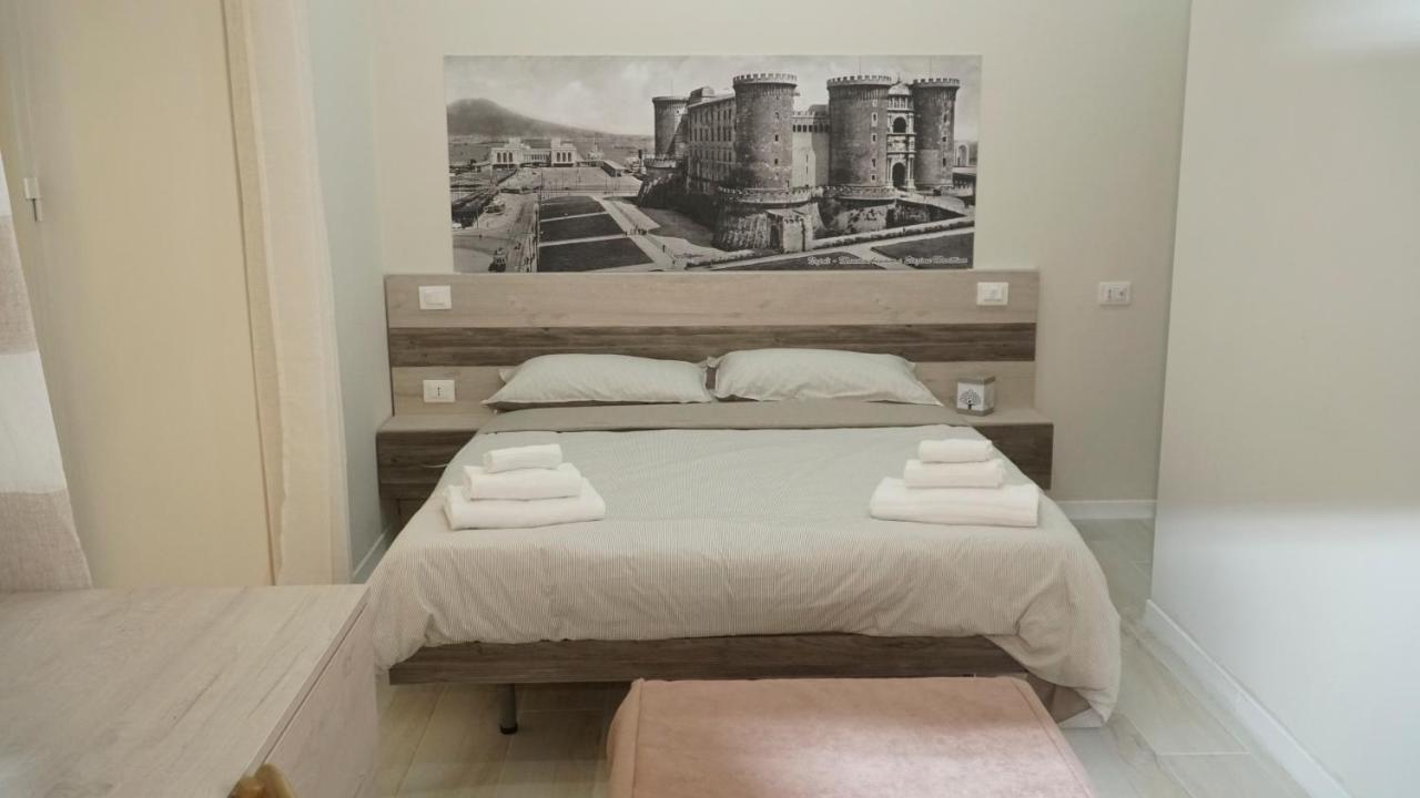 Donna Vicenza Naples