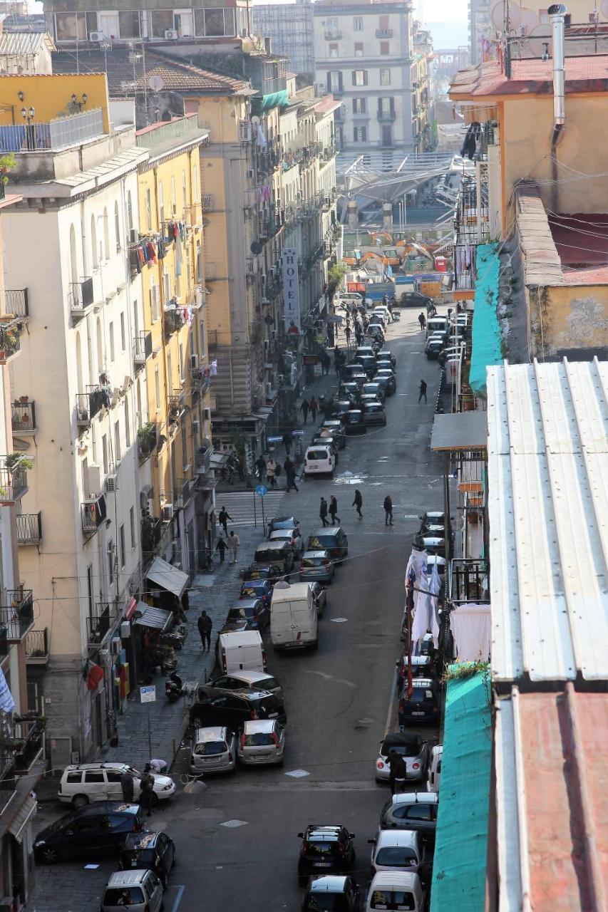 Elia 2* Naples