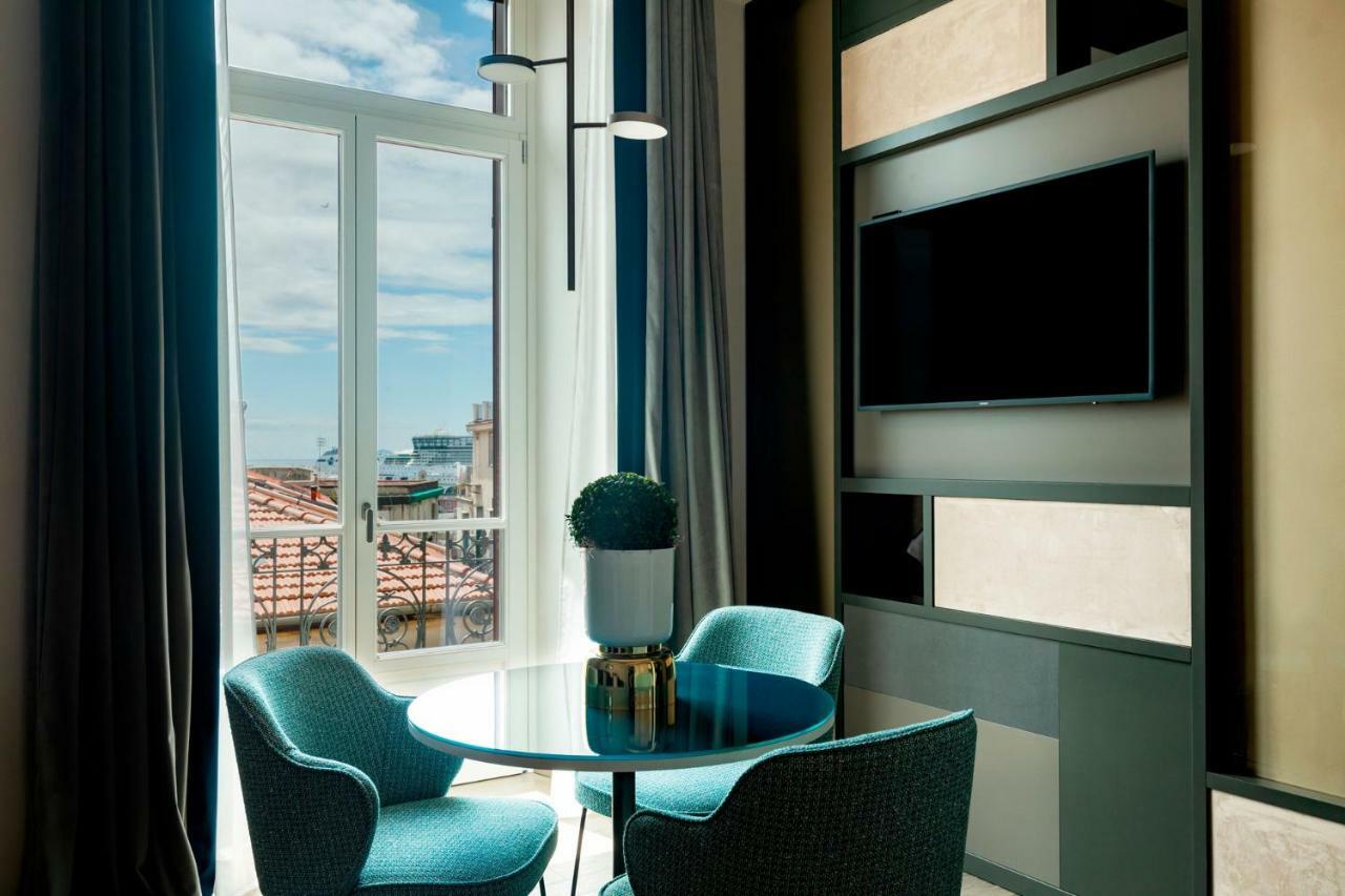 Amadomus Luxury