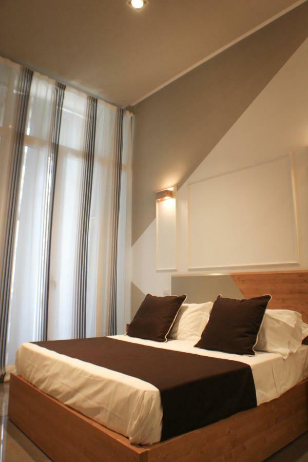 Be Italian Flat Piazza Bovio 22 2* Naples