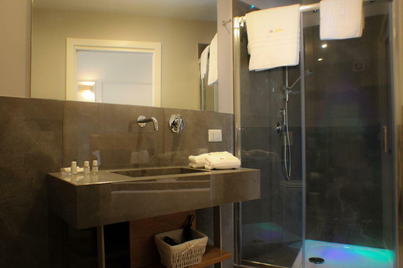 Guest house Be Italian Flat Piazza Bovio 22 2*