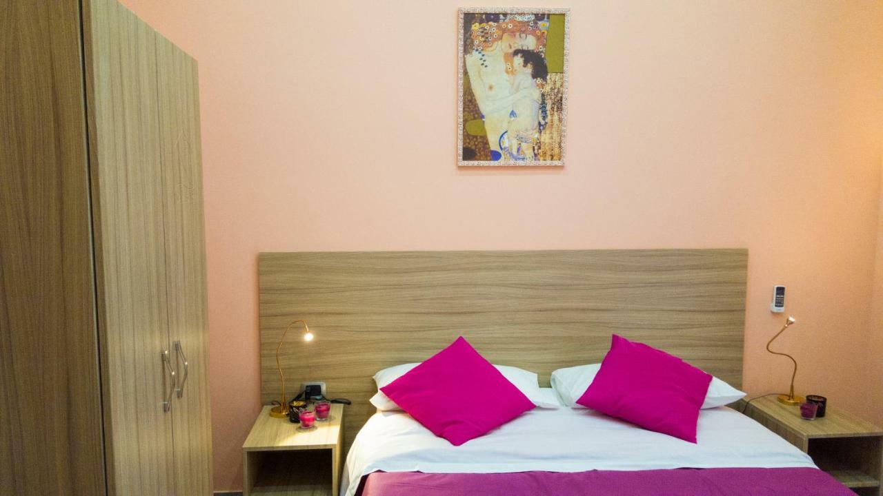 Holiday Art Bed & Breakfast Naples