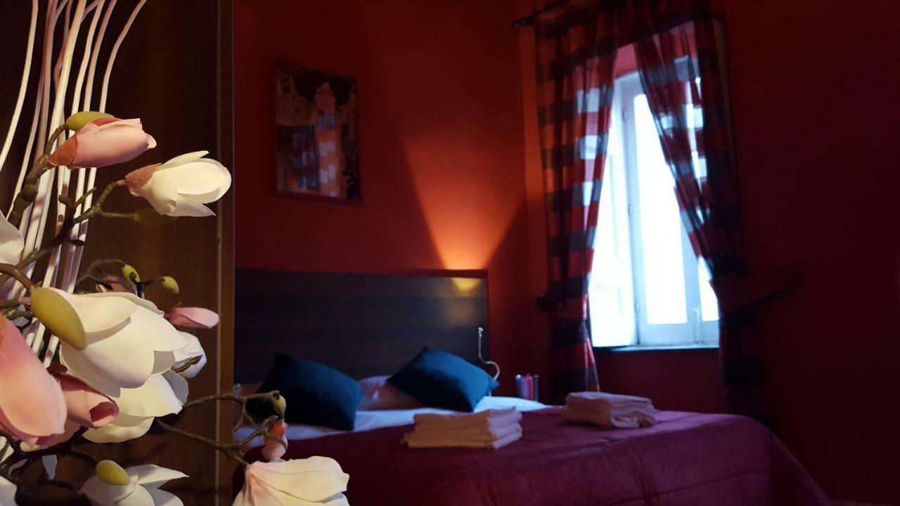 Holiday Art Bed & Breakfast *