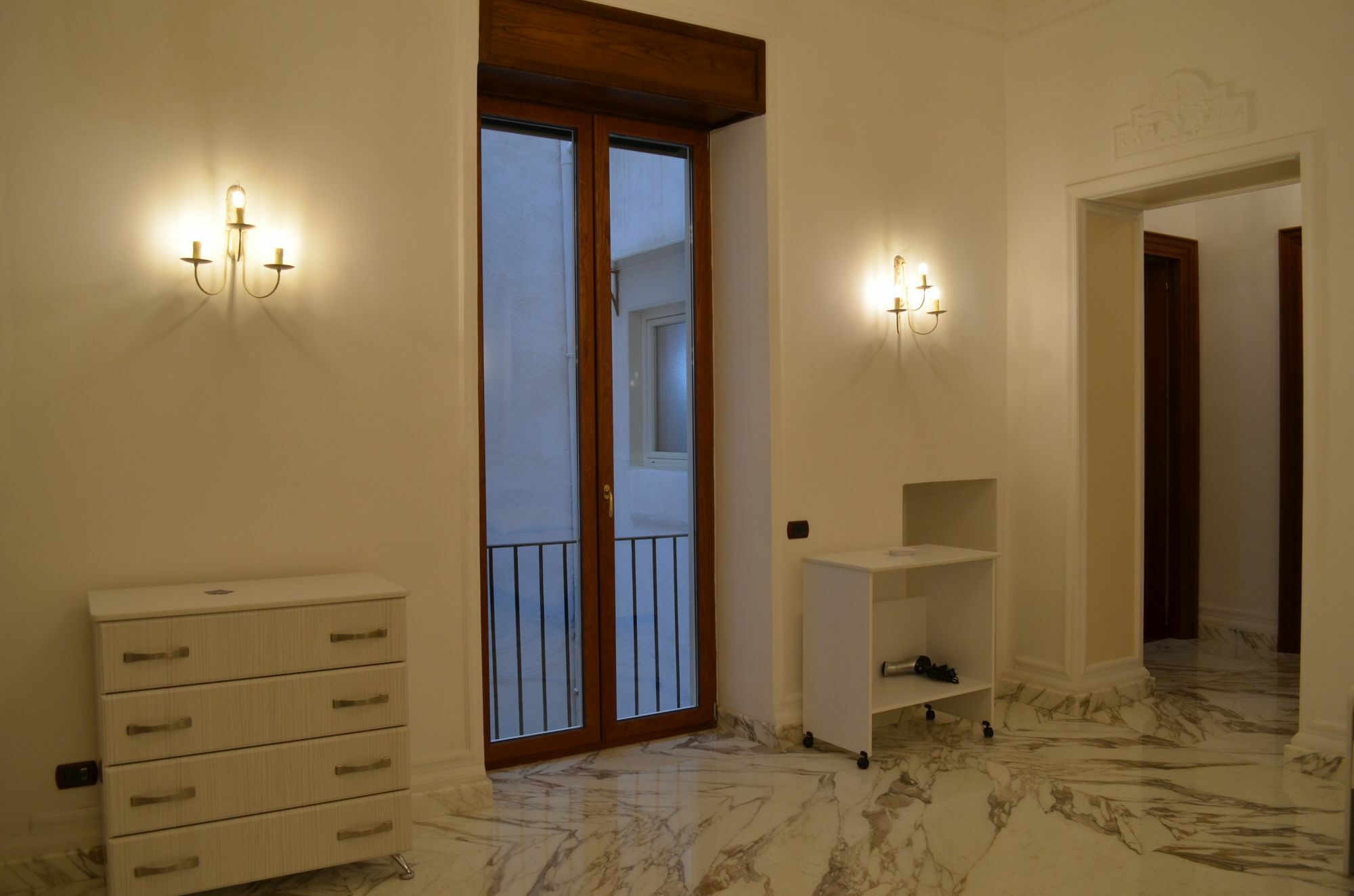 Domus Chiaia Apartment *