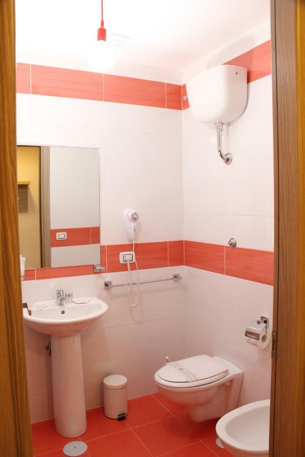 Flower's House Bed & Breakfast 2*