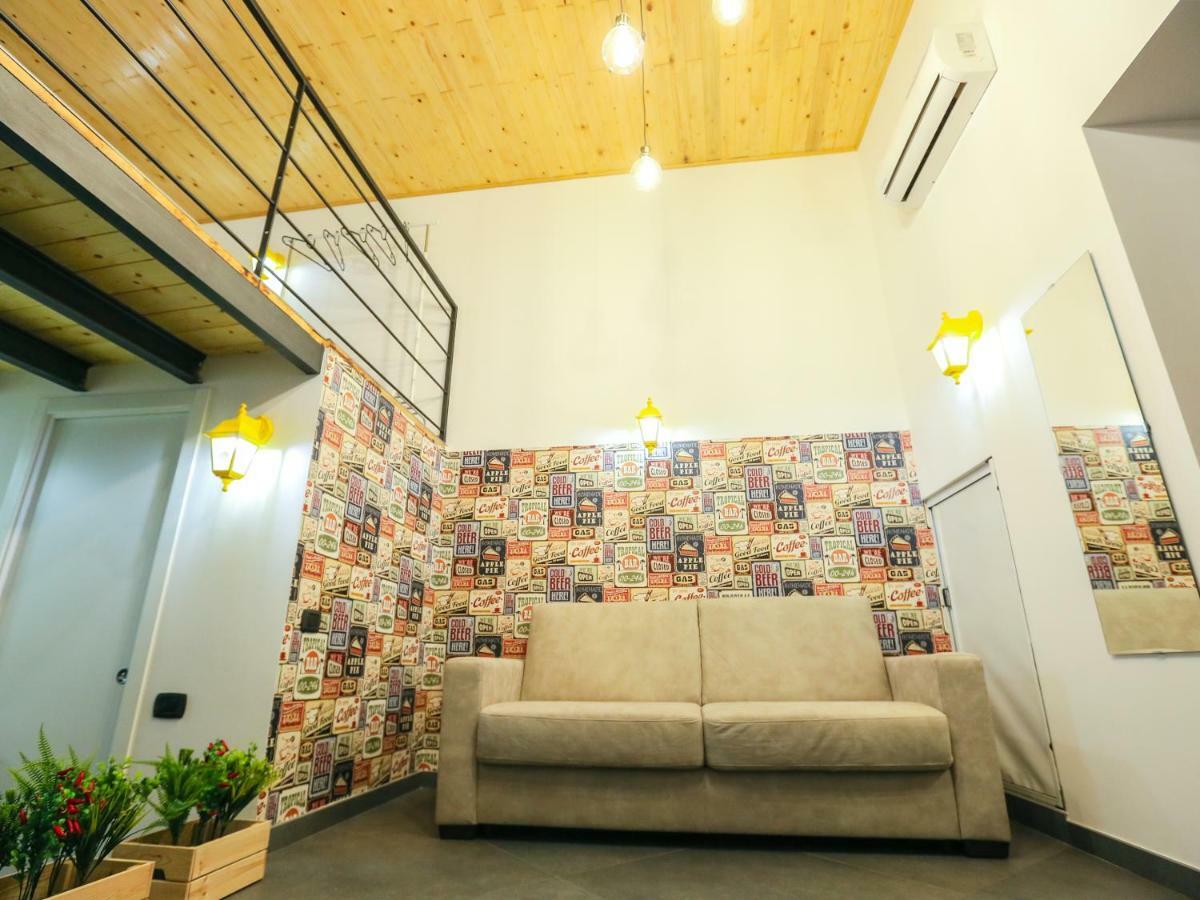 Santa Chiara Maison Apartment