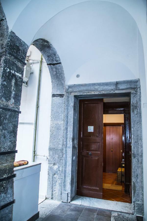 Domus Donnaregina Apartment *