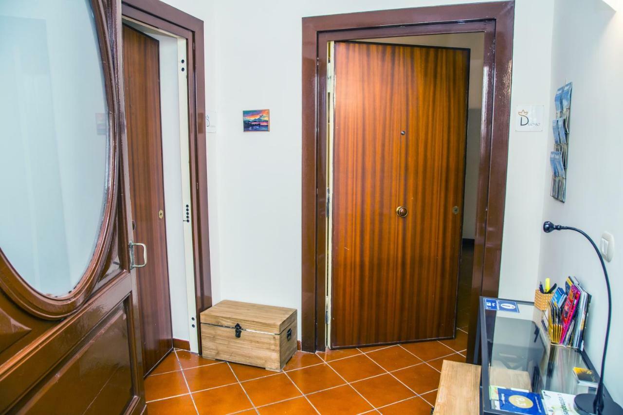 Domus Donnaregina Apartment *