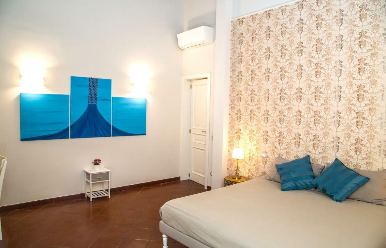 Domus Donnaregina *
