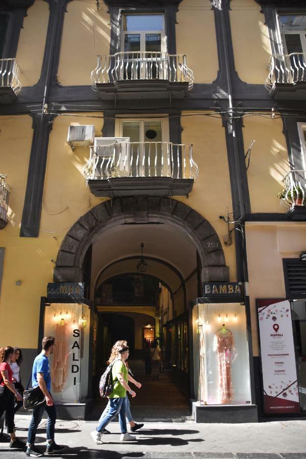 A Chiaia Apartment Naples