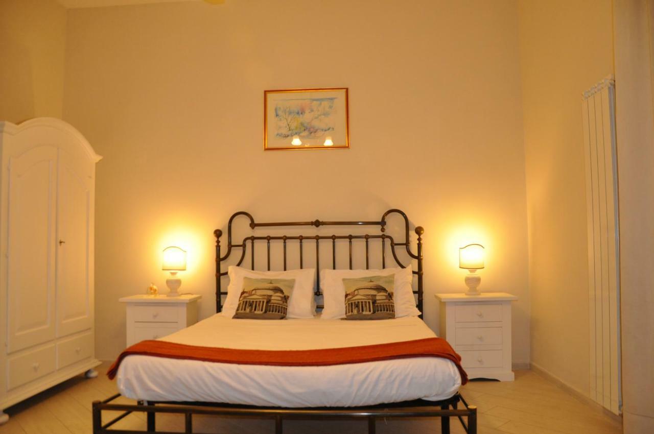 Bed & Breakfast Domus Borbonica 3*