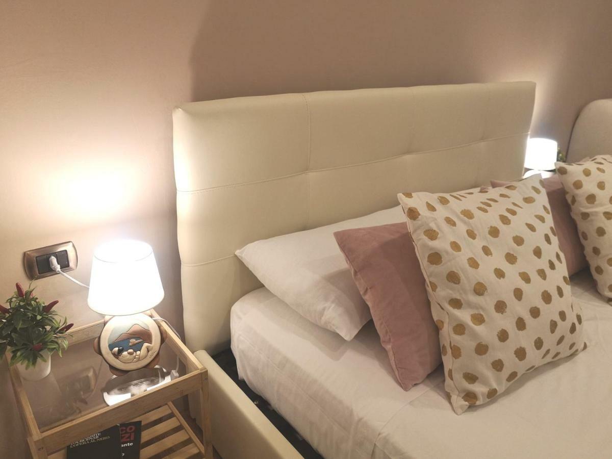 Bed & Breakfast Domus Luigi Leone Naples