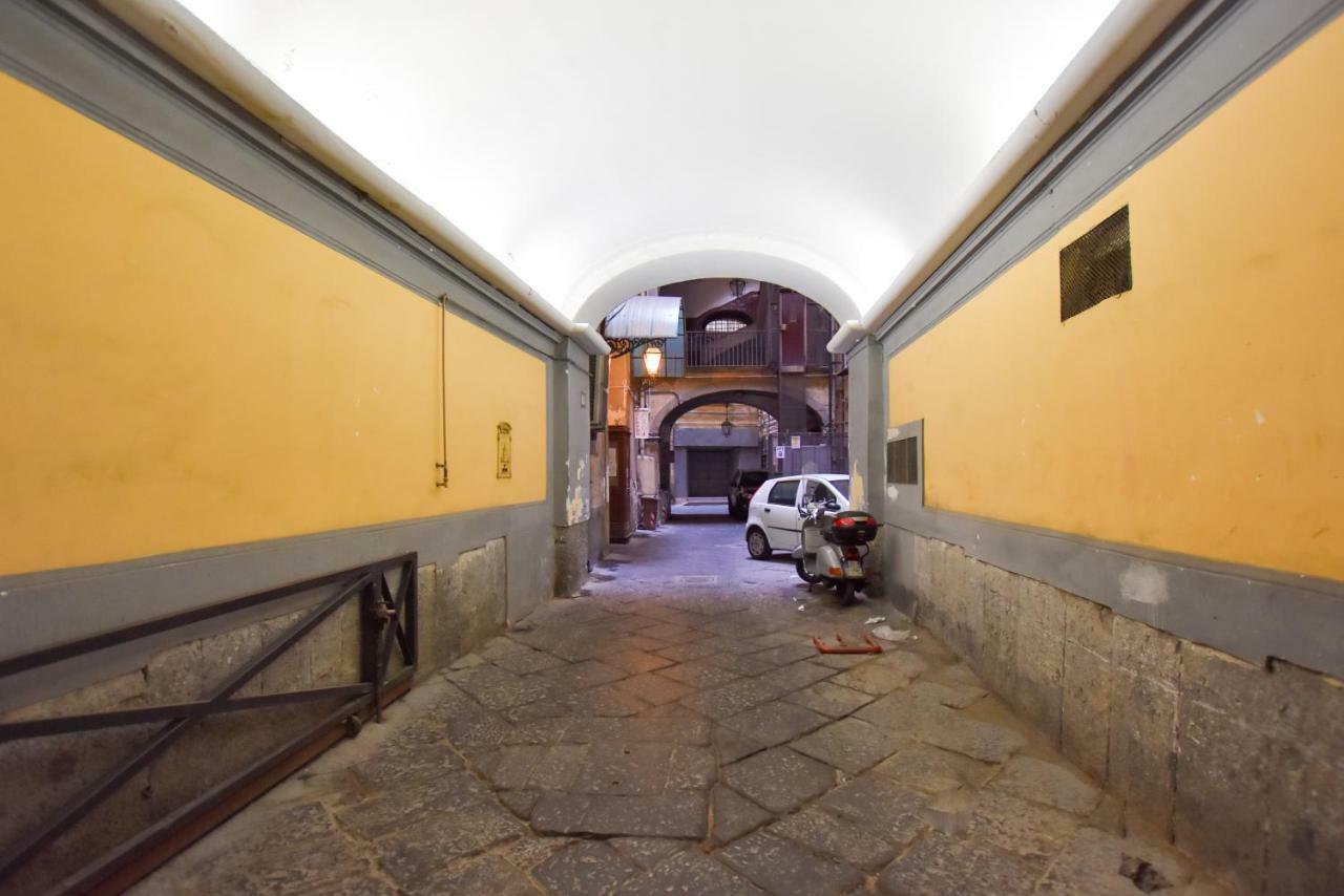 Bed & Breakfast Domus Borbonica Naples