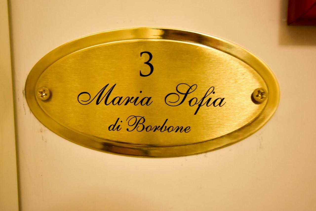 Bed & Breakfast Domus Borbonica Naples