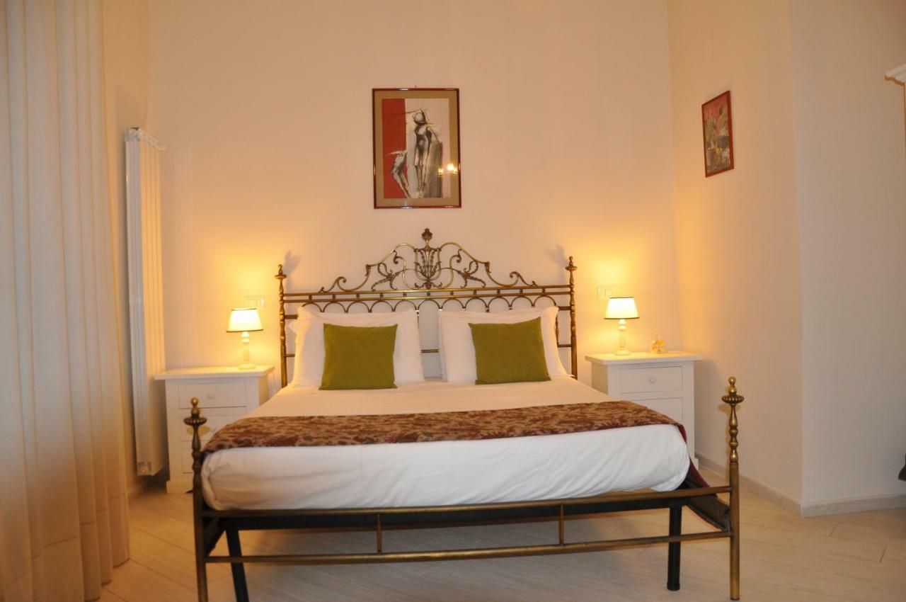 Bed & Breakfast Domus Borbonica 3*