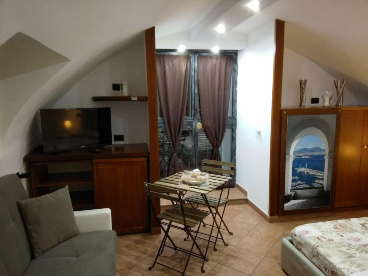In Love: Balconcino Spaccanapoli *