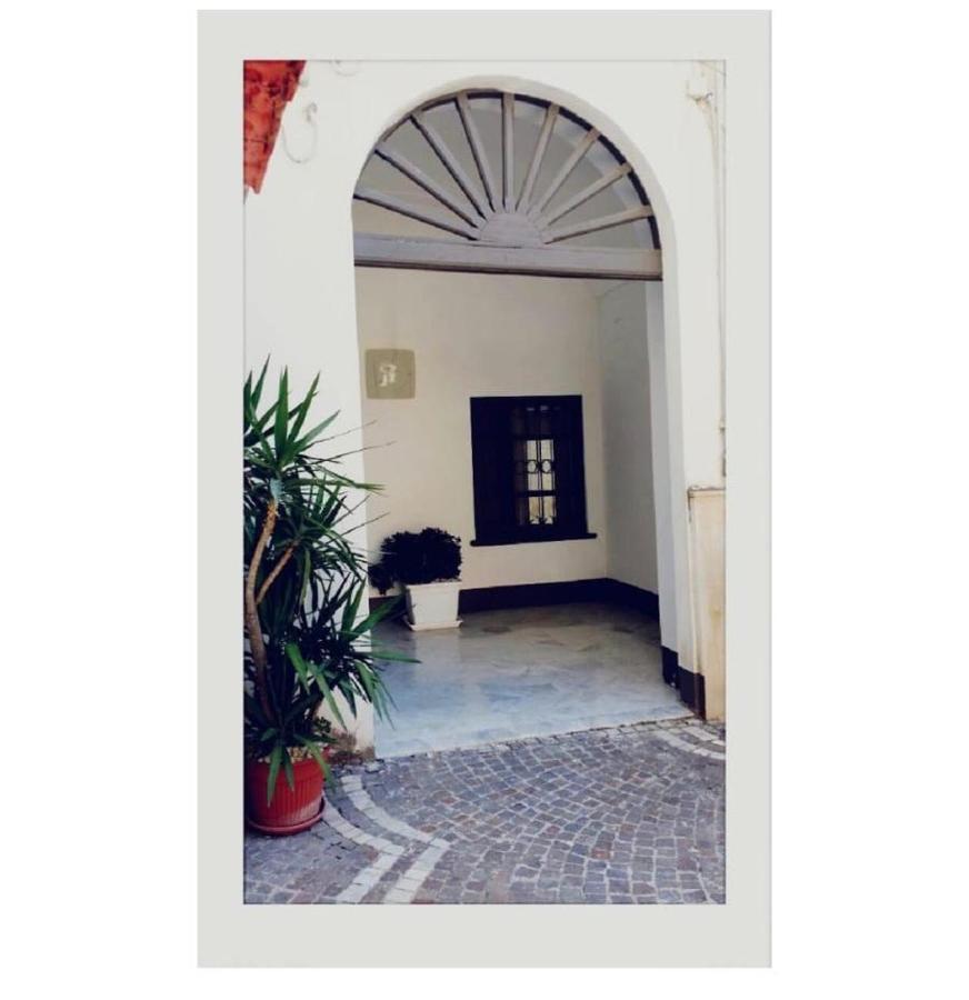Il Volo Del Gabbiano * Naples