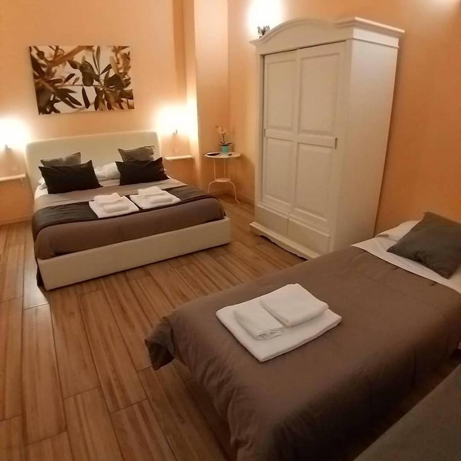 Da Polly A Piazza Amedeo Bed & Breakfast 2*