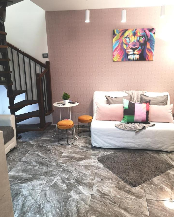 Domus Luigi Leone Naples