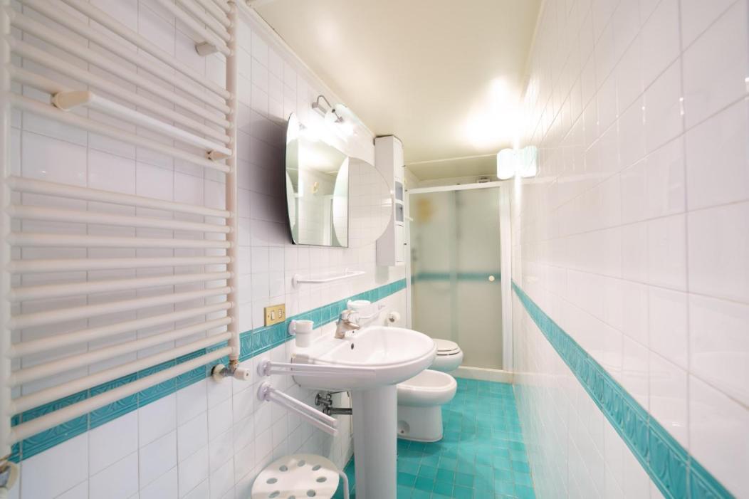 Portalba Palace: Spacious Three-bedroom With Views Apartment Naples