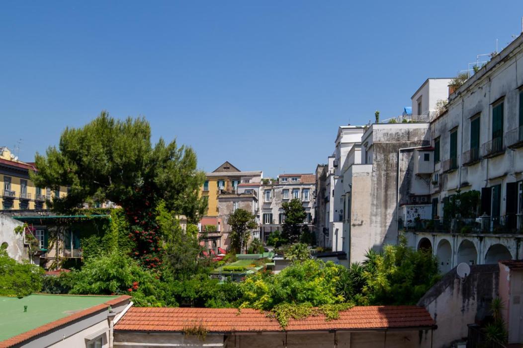 Portalba Palace: Spacious Three-bedroom With Views Apartment Naples