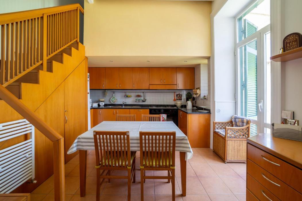 Portalba Palace: Spacious Three-bedroom With Views Apartment