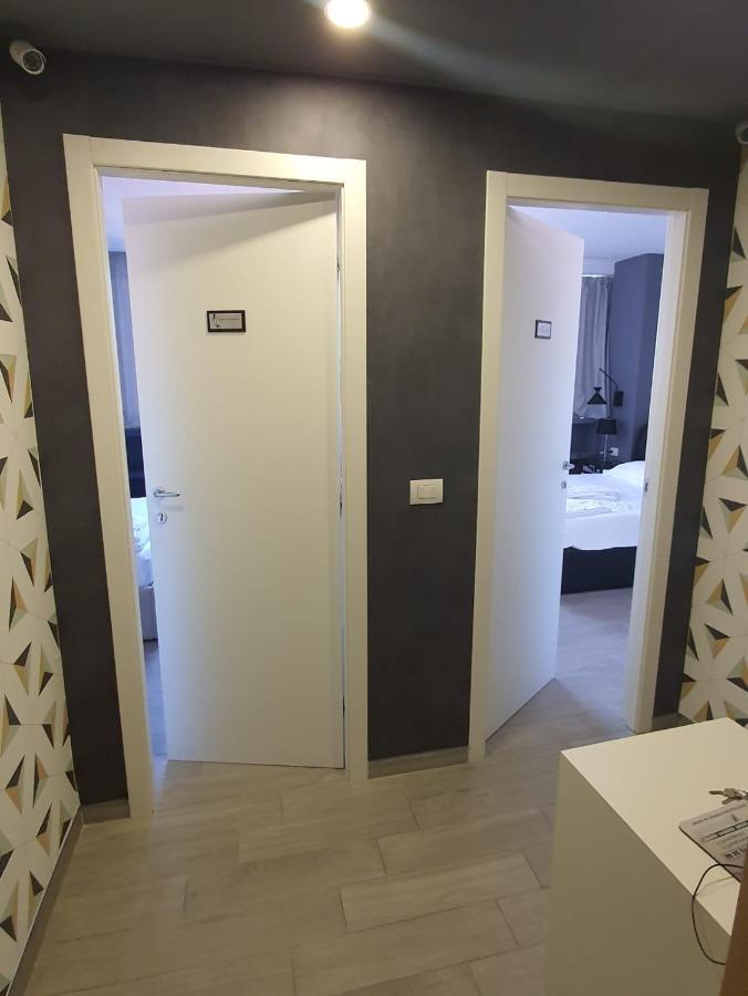 2b Fifteen Floor Naples