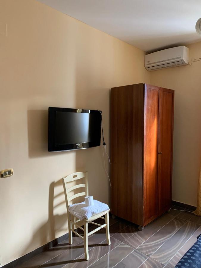Elia Naples