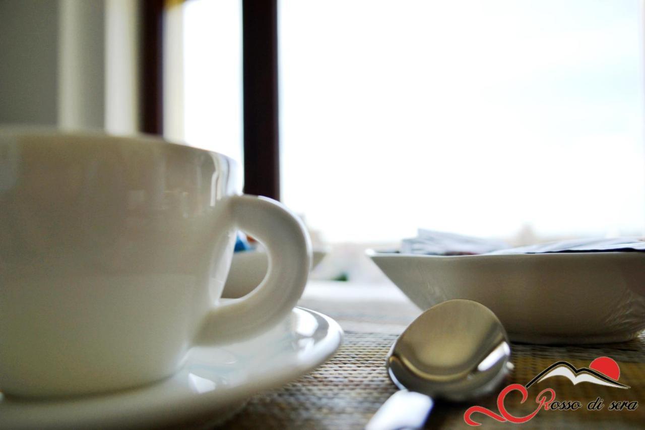Bed & Breakfast Rosso Di Sera Naples